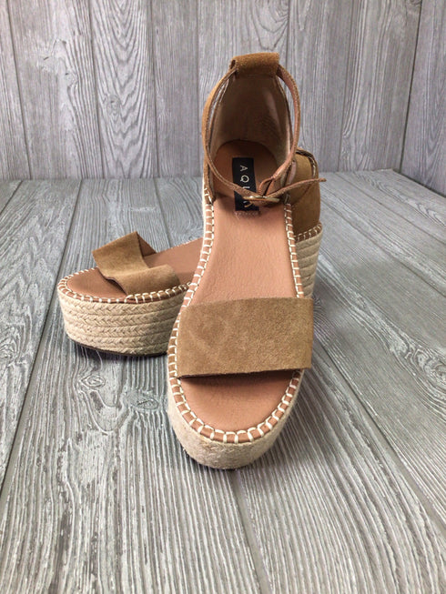 Aqua Sandals Size 7
